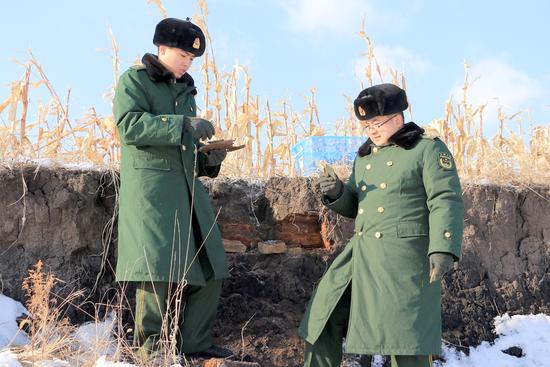 Heilongjiang farmers cutting wood near the River accident found a large quantity of bullets, or for Japanese era